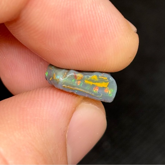 Gem Grade Black Mintabie Opal Cutter With Big Splashes Of Color Ready To Be Cut - Picture 6 of 8